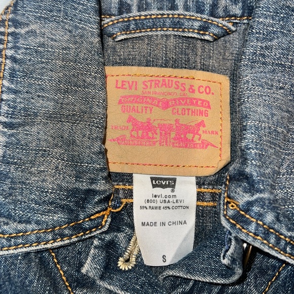 Levi’s jacket - Picture 2 of 5